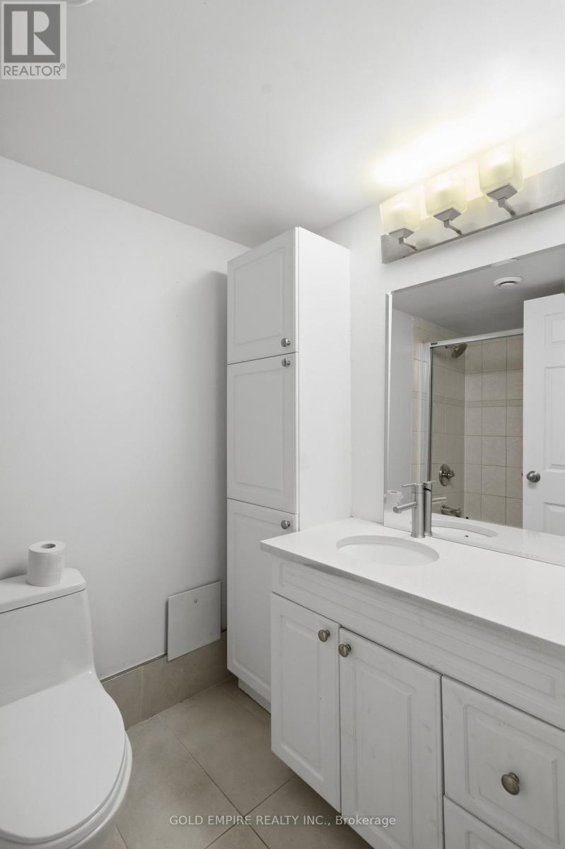 701 - 389 Dundas Street, London East (East K), ON - Indoor Photo Showing Bathroom