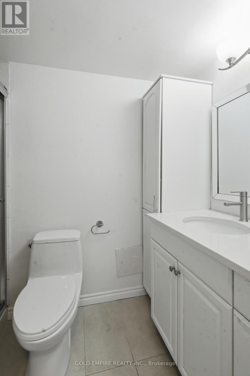701 - 389 Dundas Street, London East (East K), ON - Indoor Photo Showing Bathroom