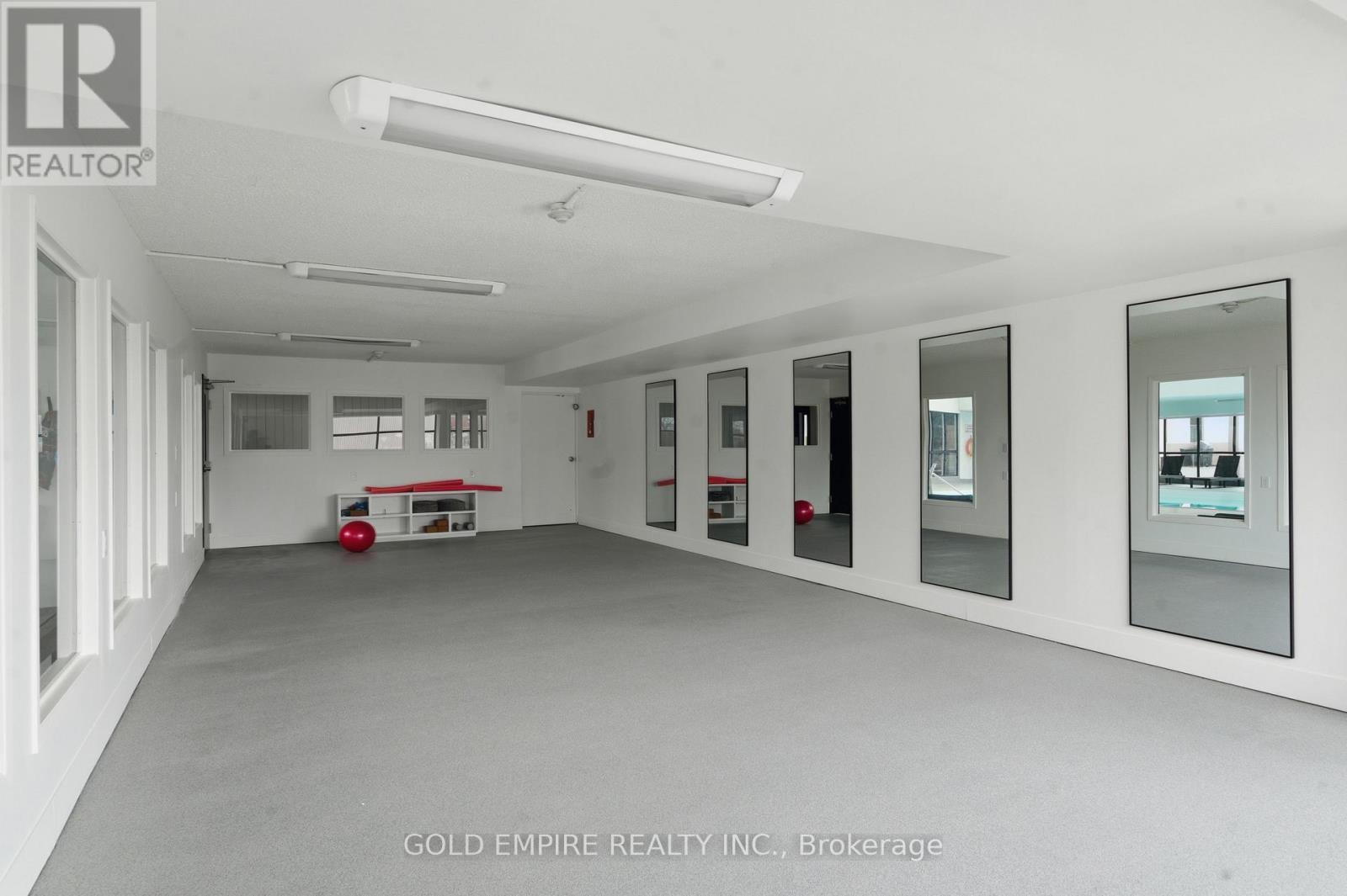701 - 389 Dundas Street, London East (East K), ON - Indoor