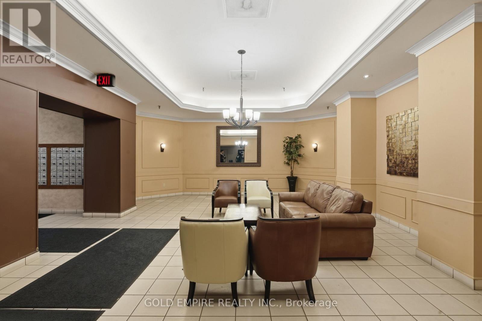 701 - 389 Dundas Street, London East (East K), ON - Indoor