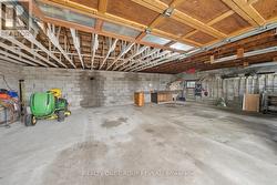 Garage -