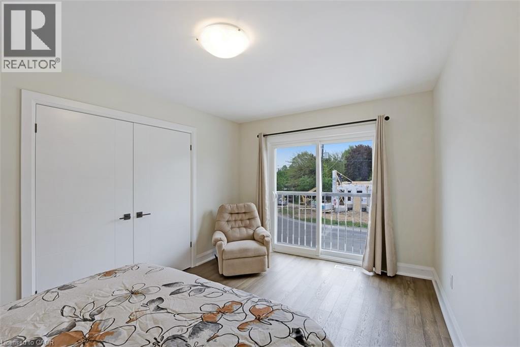 77 B Broadway Avenue, St. Catharines, ON - Indoor Photo Showing Bedroom