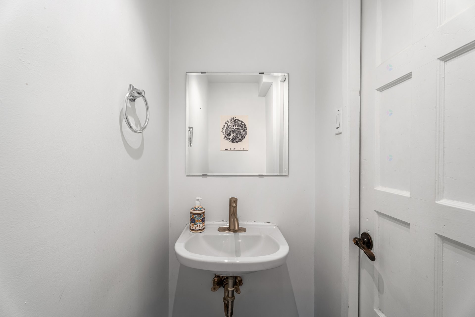 Powder room - 5198 - 5200 Av. De Westbury, Montréal (Côte-Des-Neiges/Notre-Dame-De-Grâce), QC - Indoor Photo Showing Bathroom