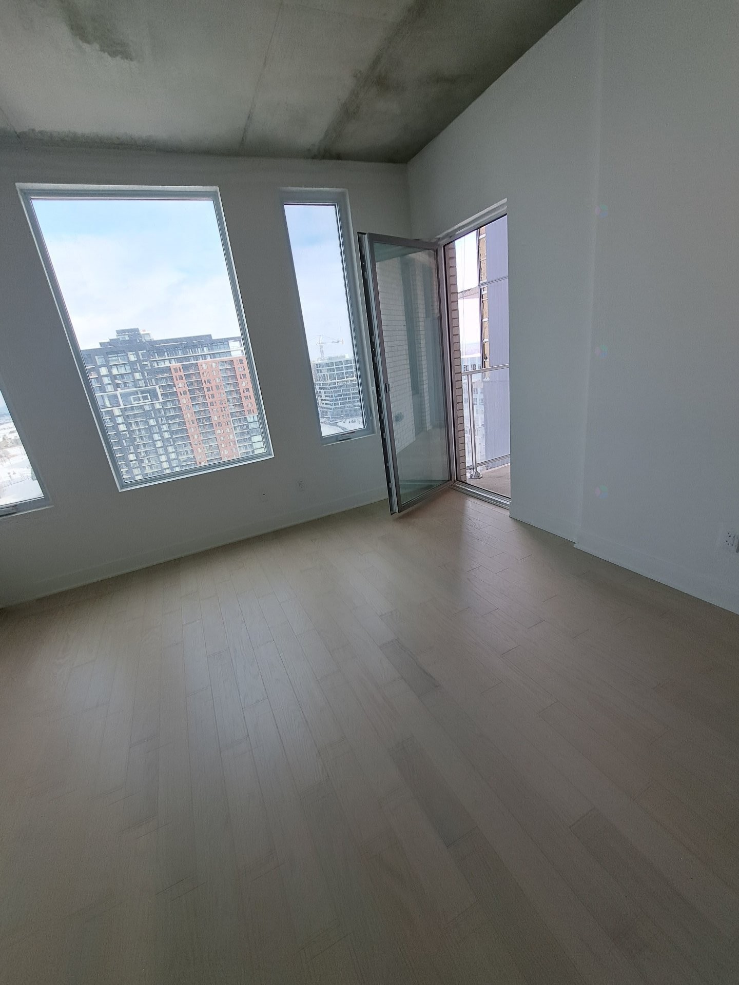 Living Room - 1416-60 Rue De L'Éclipse, Brossard, QC - Indoor Photo Showing Other Room
