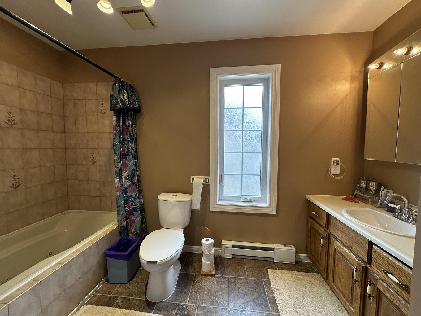 46 Bastedo Crescent, Marathon, ON