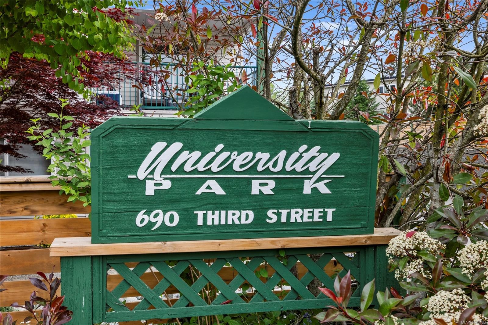 302-690 Third St, Nanaimo, BC - Outdoor