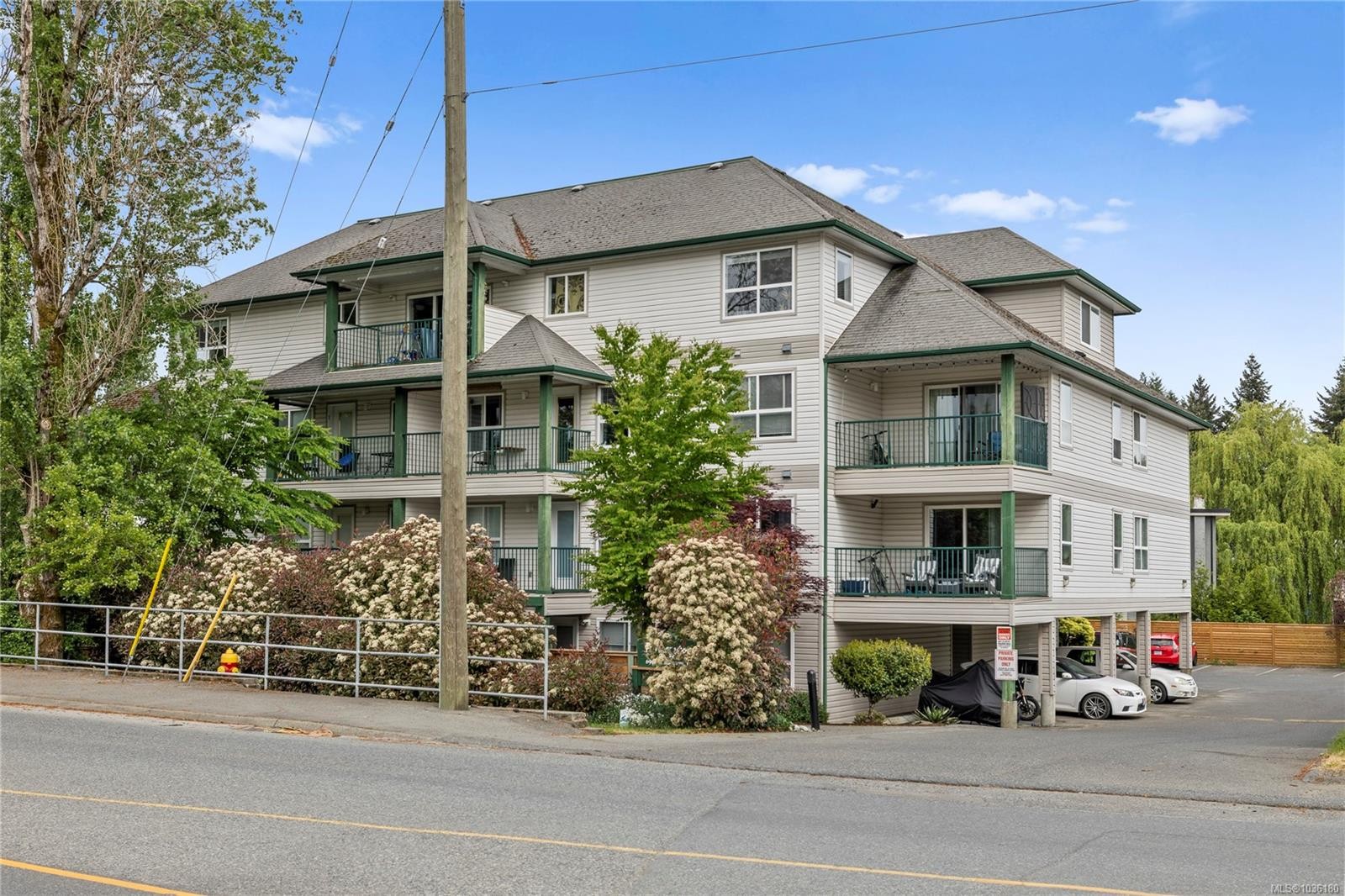 302-690 Third St, Nanaimo, BC - Outdoor With Facade