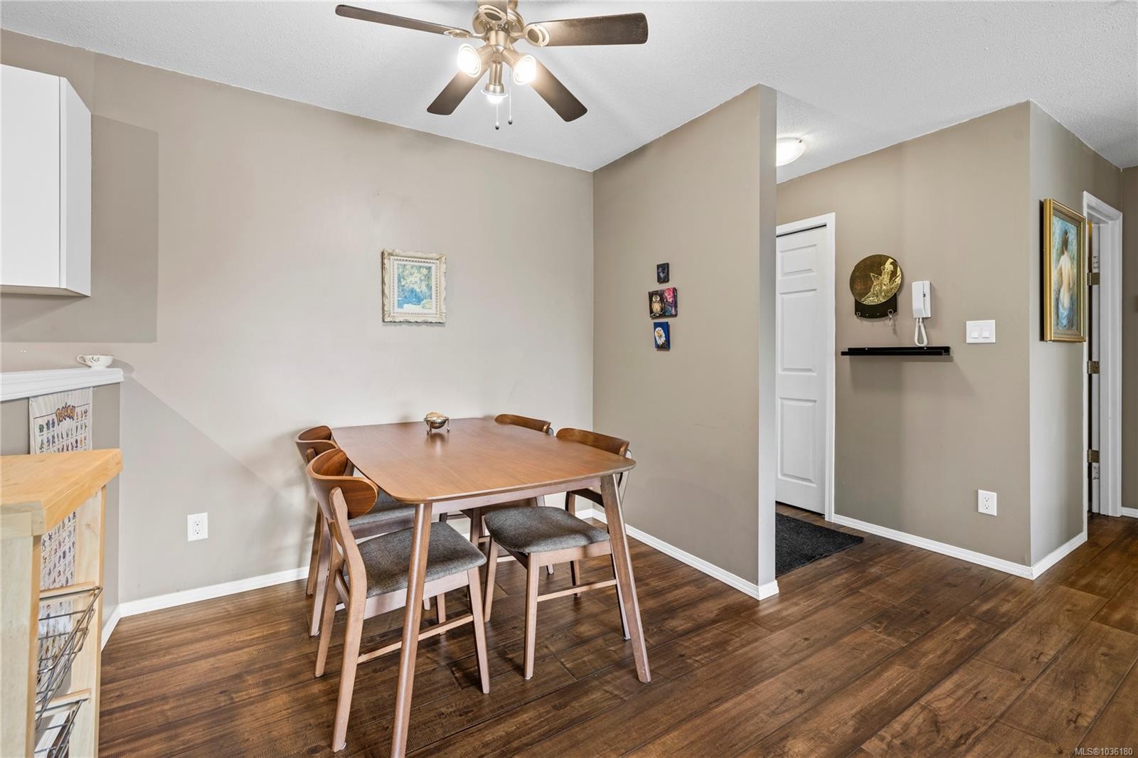 302-690 Third St, Nanaimo, BC - Indoor Photo Showing Dining Room