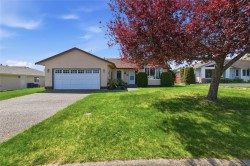 704 Ermineskin Ave Parksville, BC V9P 2L4