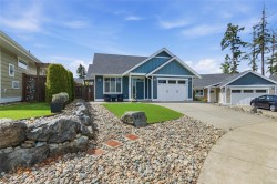 911 Parkside Cres Parksville, BC V9P 0C7