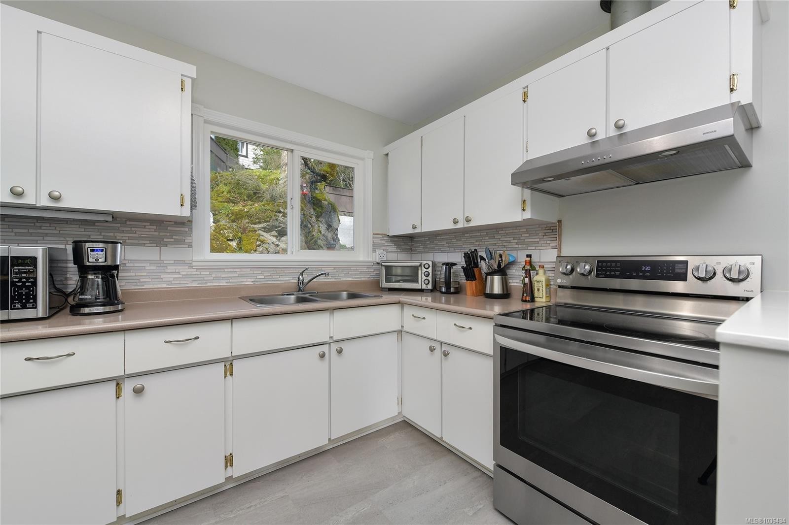 600 Phelps Ave, Langford, BC