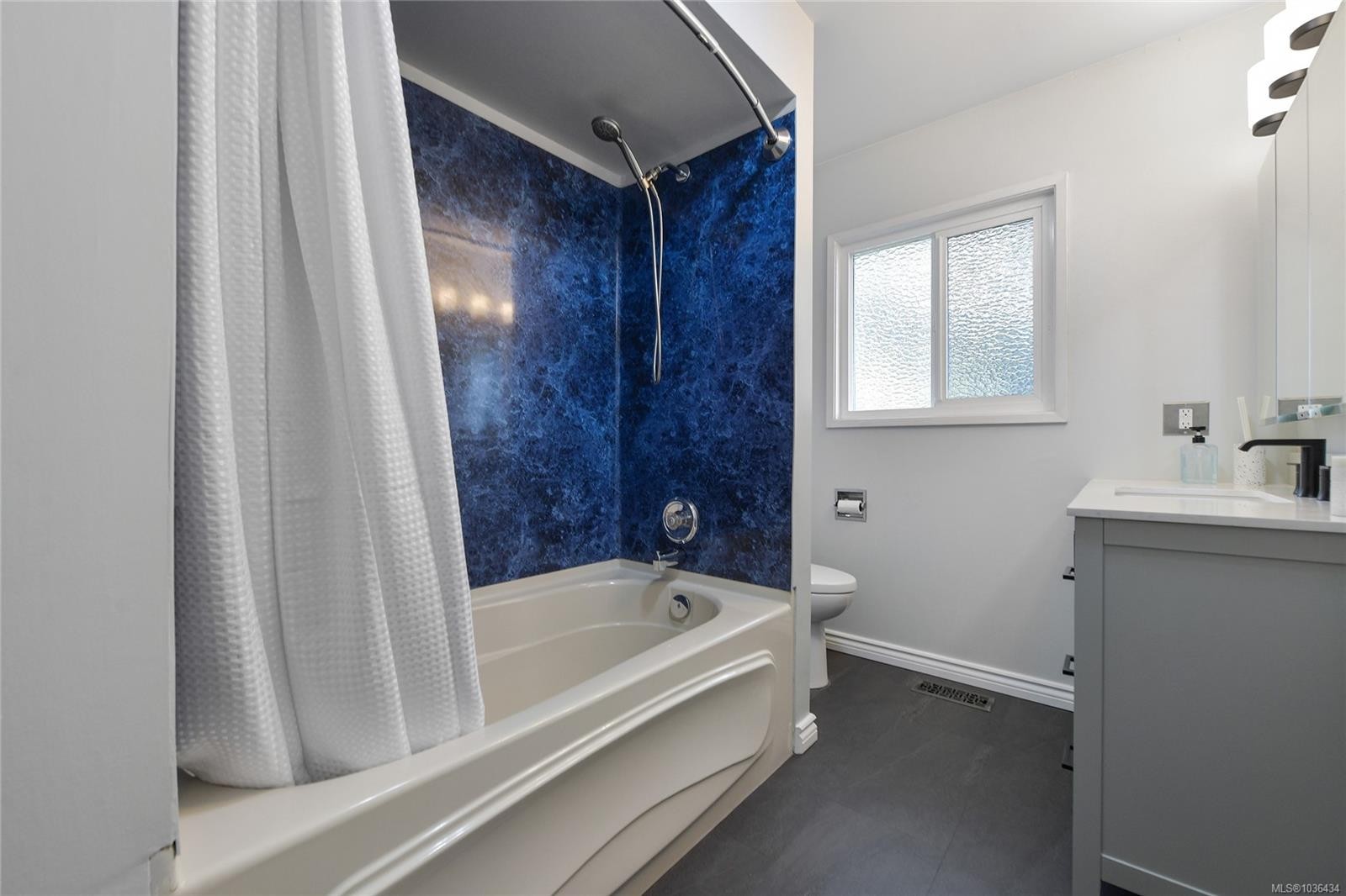 600 Phelps Ave, Langford, BC