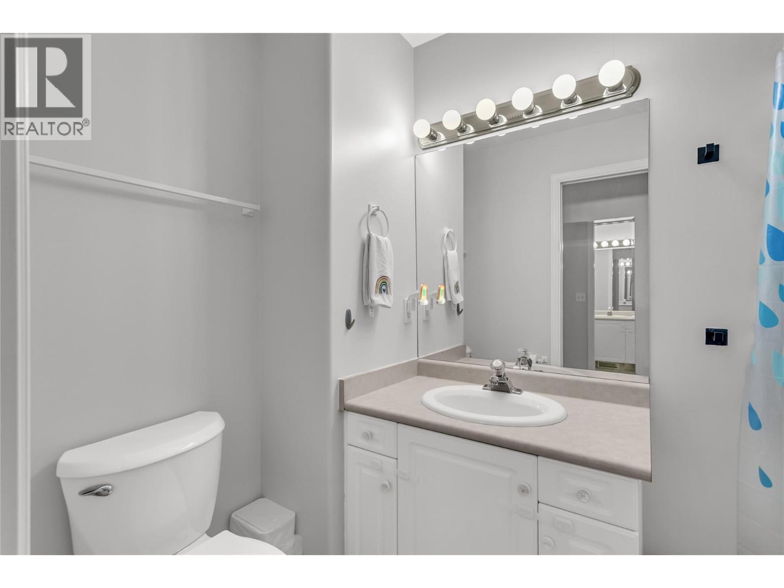 3819 Glen Canyon Drive, West Kelowna, BC - Indoor Photo Showing Bathroom