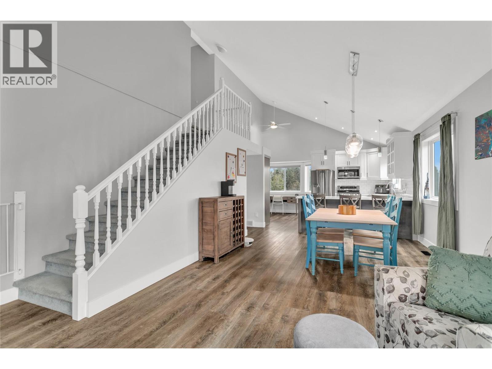 Grand, spacious feeling - 3819 Glen Canyon Drive, West Kelowna, BC - Indoor Photo Showing Living Room