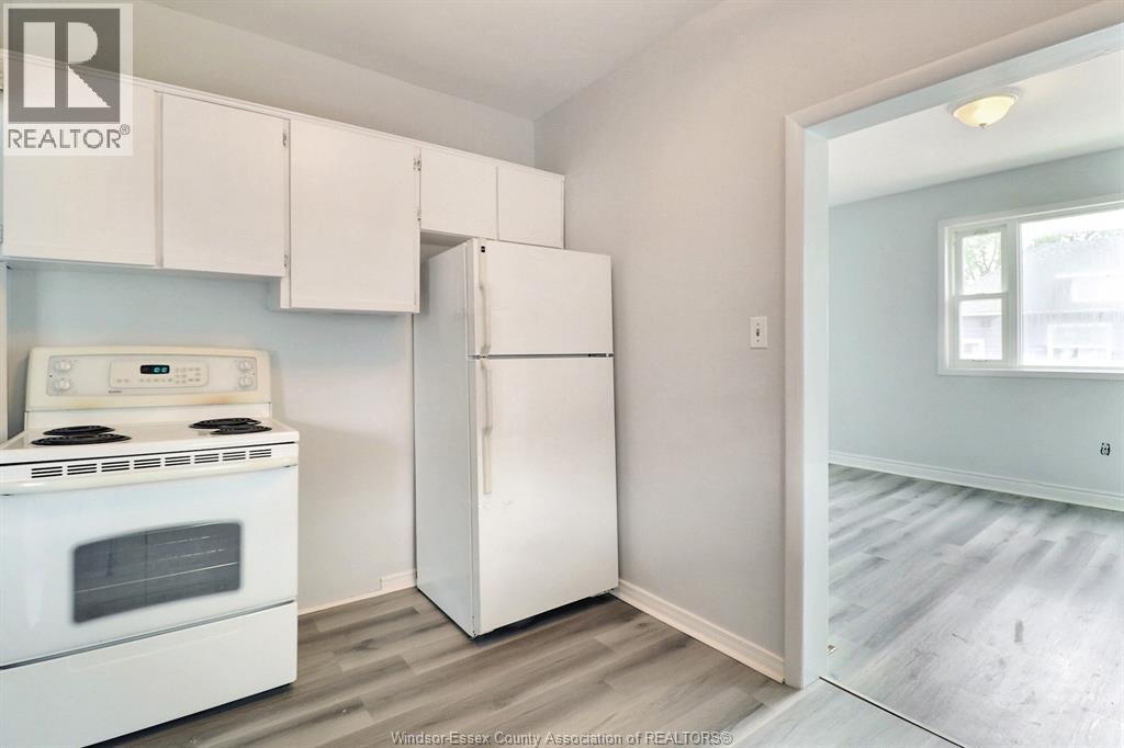 996 Albert, Windsor, ON - Indoor Photo Showing Kitchen