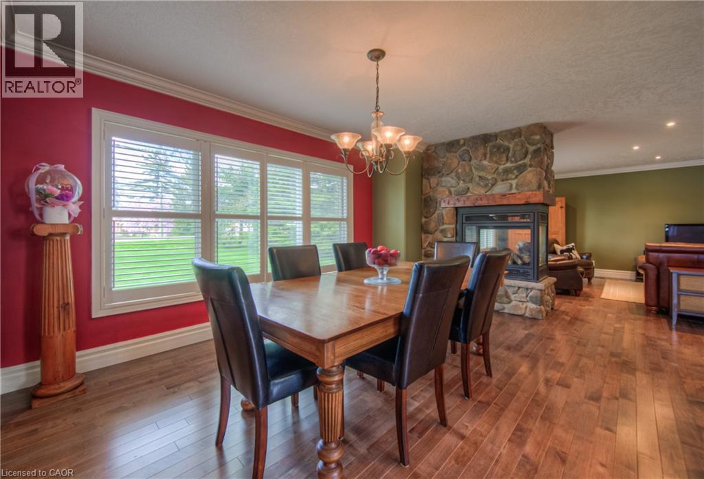 145 Riverbank Drive, Cambridge, ON - Indoor Photo Showing Dining Room