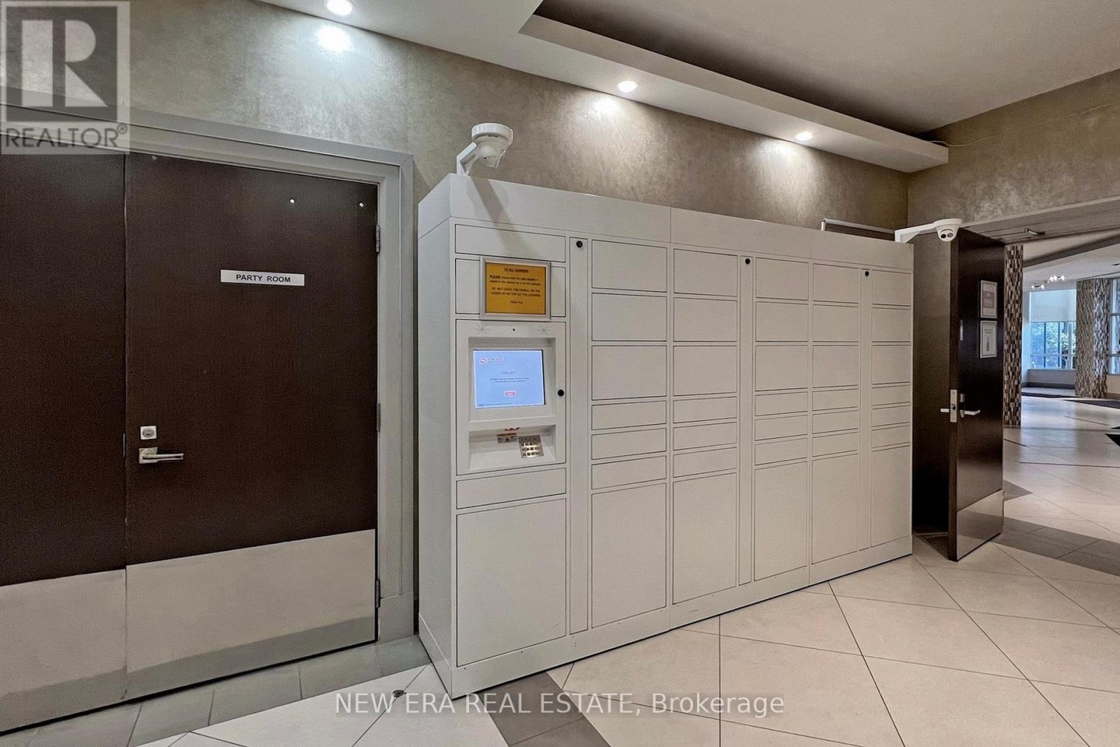 1206 - 75 North Park Road, Vaughan, ON - Indoor Photo Showing Other Room
