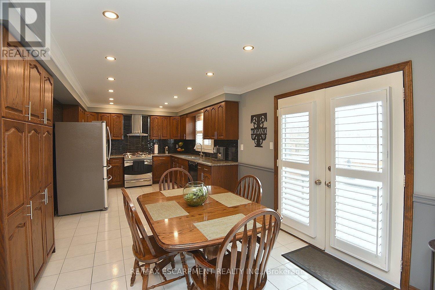 36 Tommar Place, Hamilton, ON - Indoor Photo Showing Dining Room