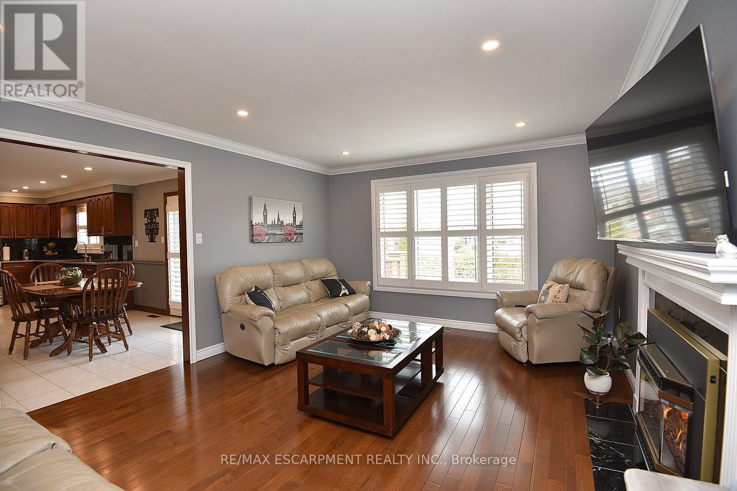 36 Tommar Place, Hamilton, ON - Indoor Photo Showing Living Room With Fireplace