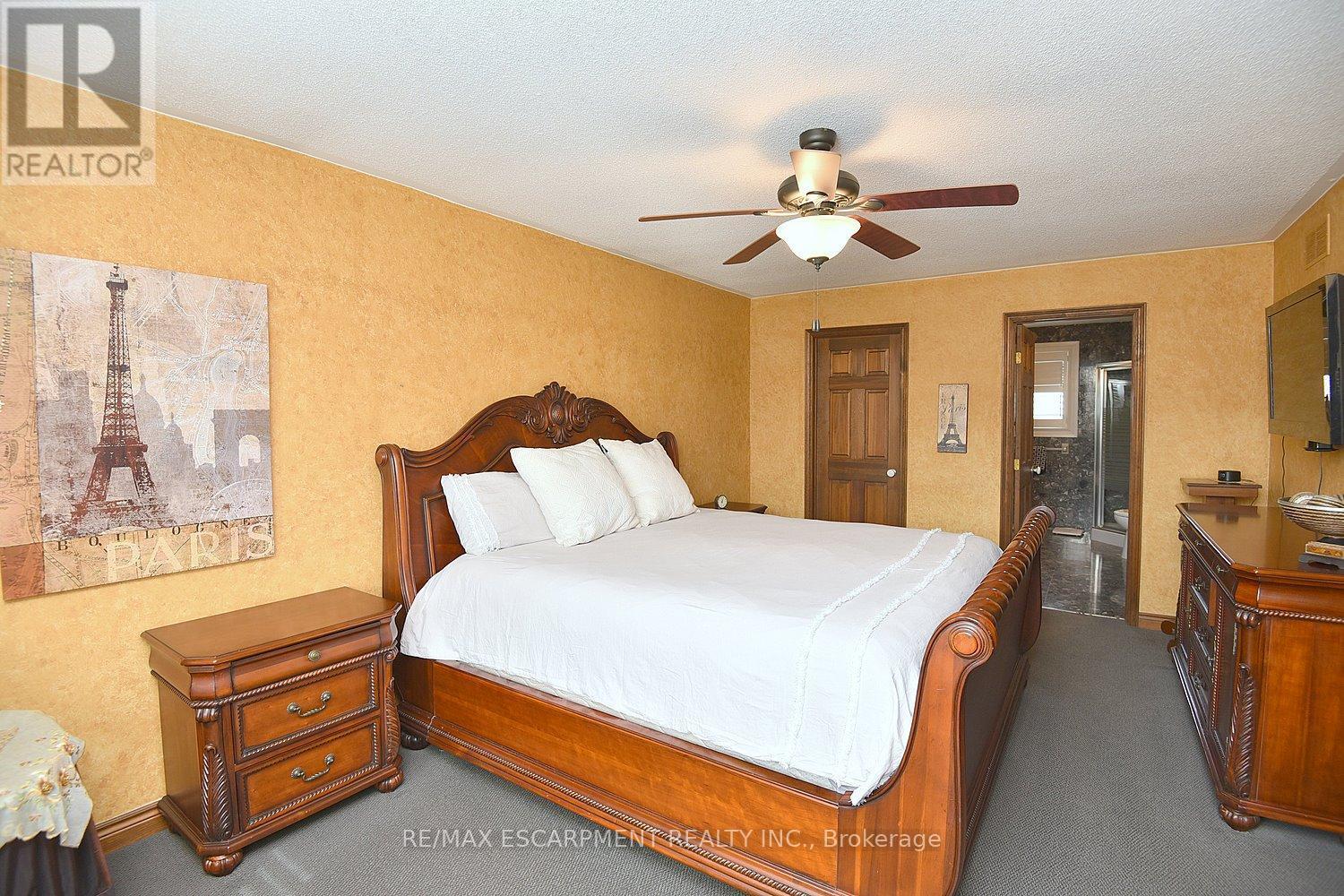 36 Tommar Place, Hamilton, ON - Indoor Photo Showing Bedroom