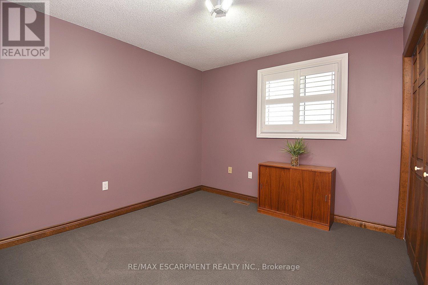 36 Tommar Place, Hamilton, ON - Indoor Photo Showing Other Room