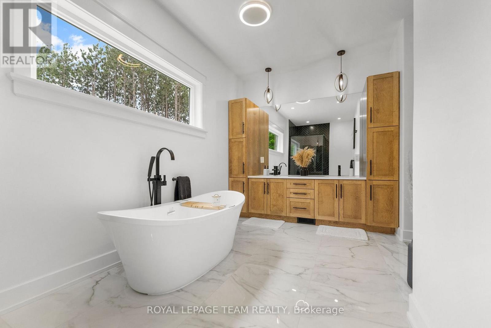 108 Royal Troon Lane, Ottawa, ON - Indoor Photo Showing Bathroom