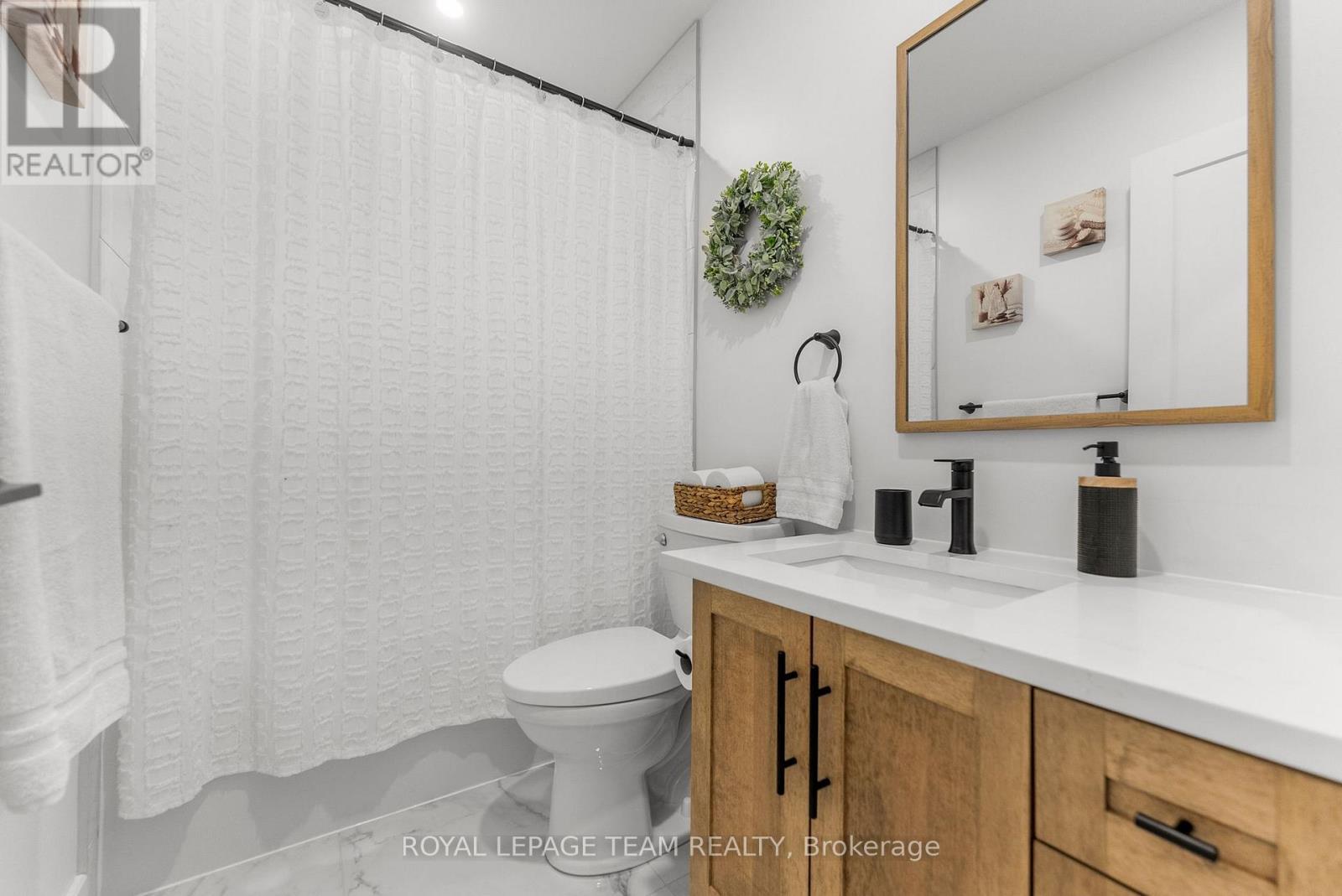 108 Royal Troon Lane, Ottawa, ON - Indoor Photo Showing Bathroom