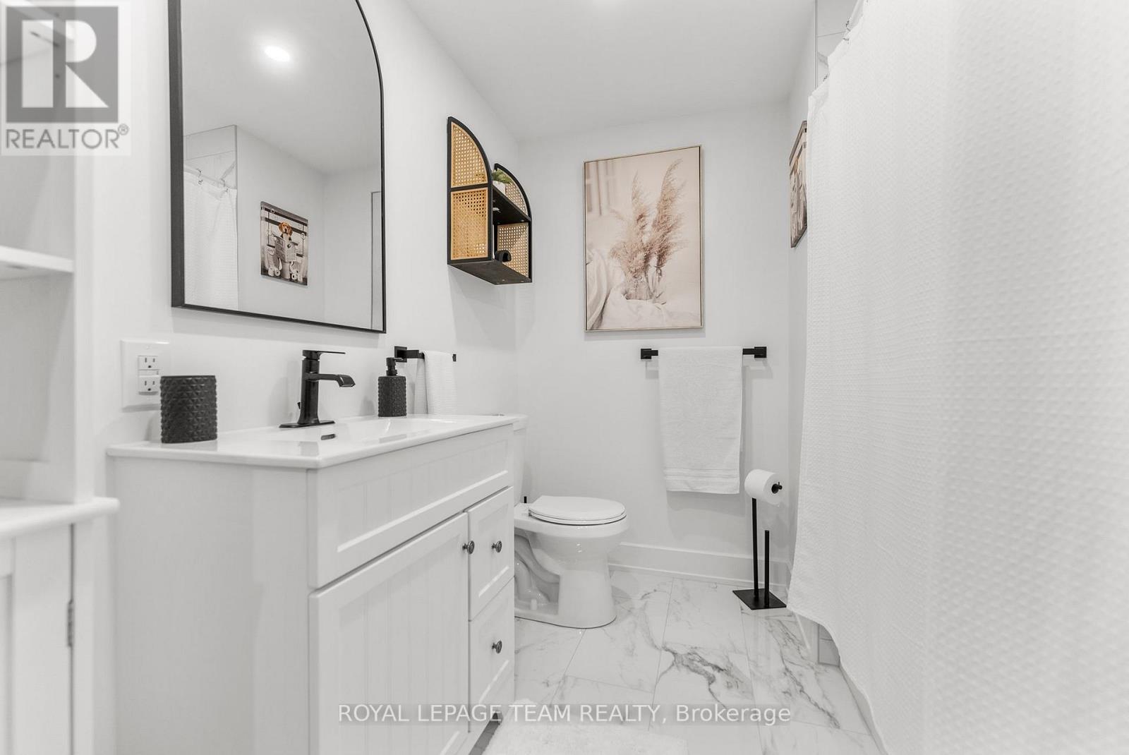 108 Royal Troon Lane, Ottawa, ON - Indoor Photo Showing Bathroom