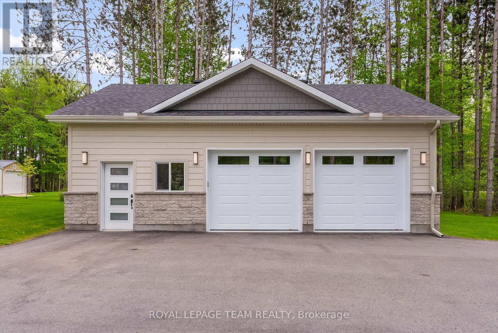 108 Royal Troon Lane, Ottawa, ON - Outdoor
