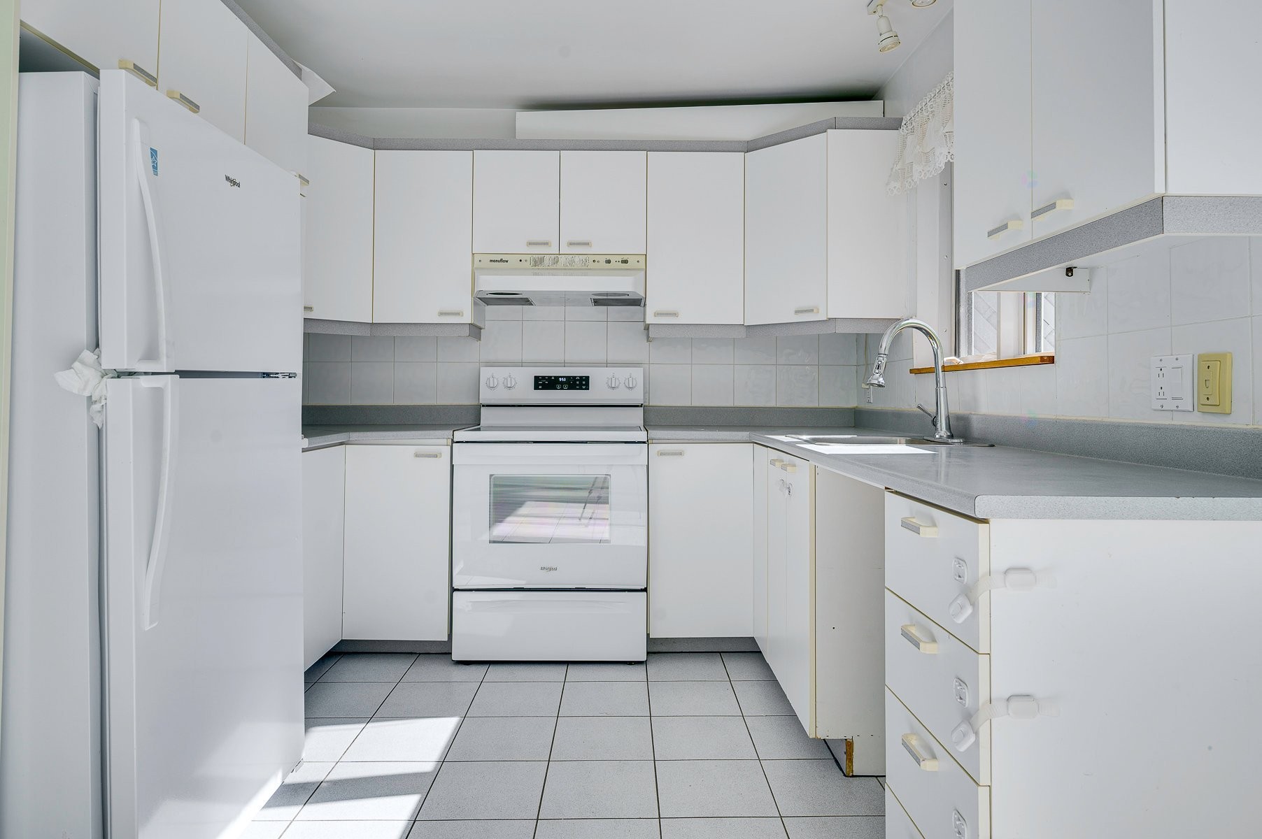 Kitchen - 722 Rue Du Muguet, Sainte-Agathe-Des-Monts, QC - Indoor Photo Showing Kitchen