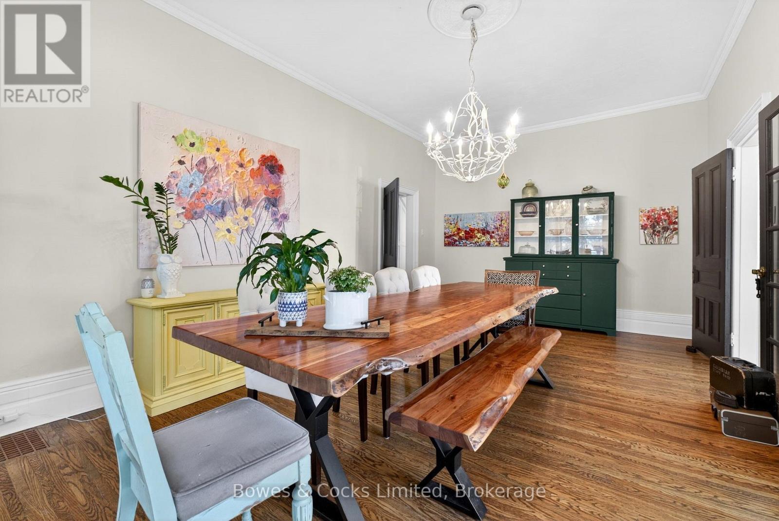 82 Queen Street, Selwyn, ON - Indoor Photo Showing Dining Room