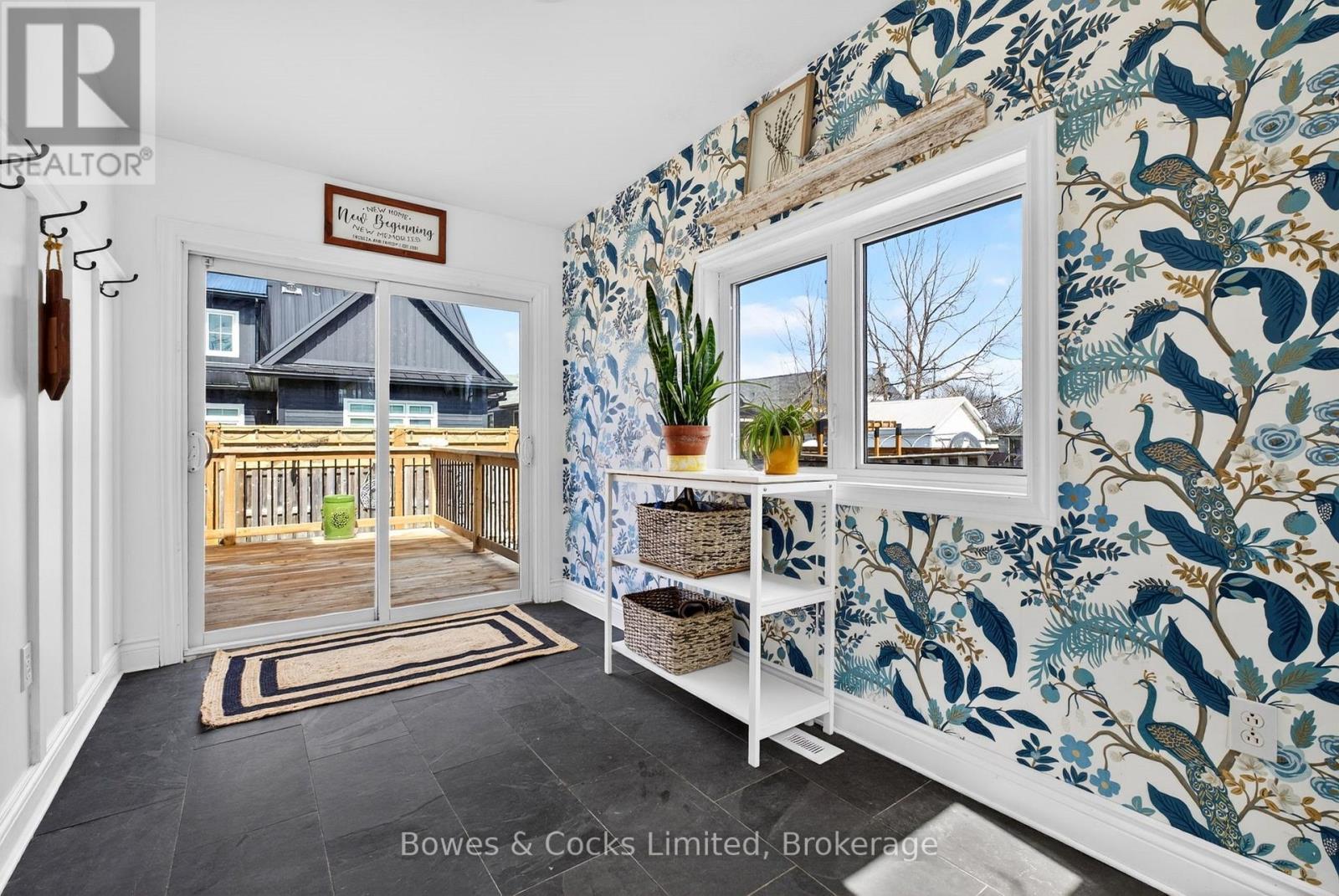 82 Queen Street, Selwyn, ON -
