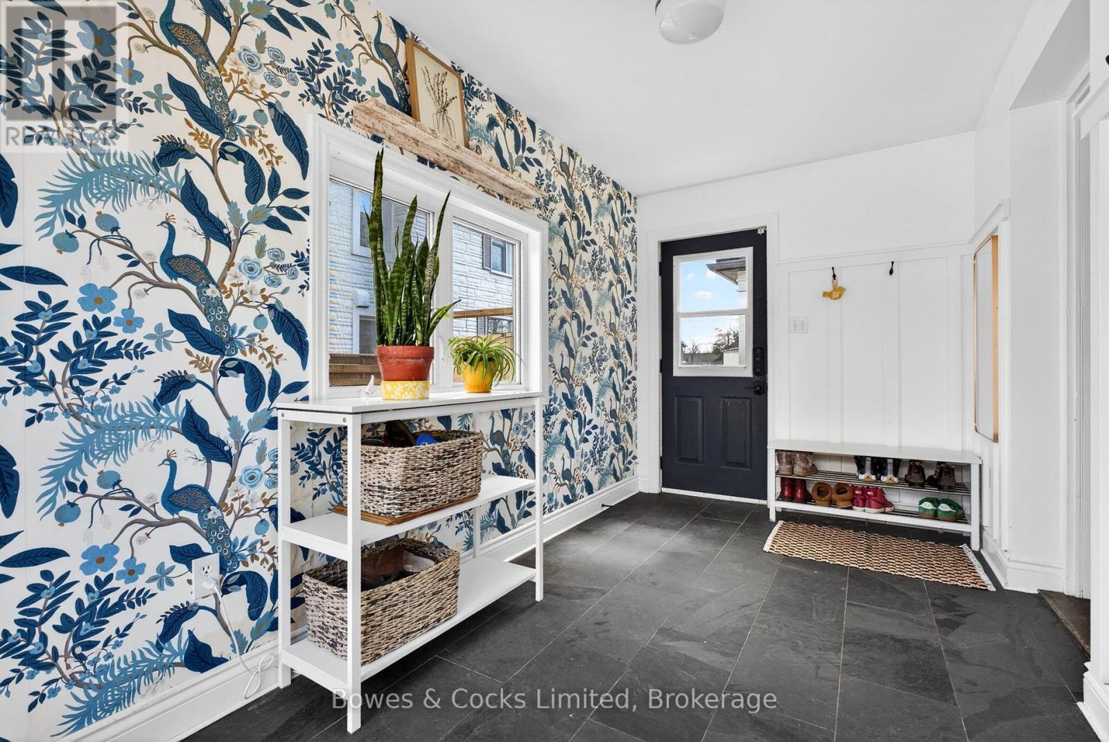 82 Queen Street, Selwyn, ON -