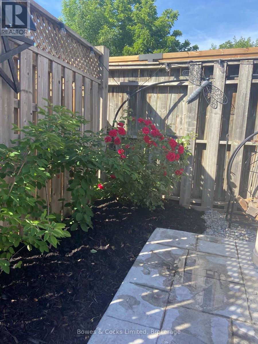 82 Queen Street, Selwyn, ON - Outdoor