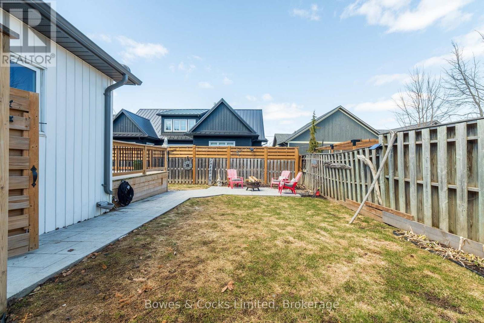 82 Queen Street, Selwyn, ON - Outdoor With Deck Patio Veranda With Exterior