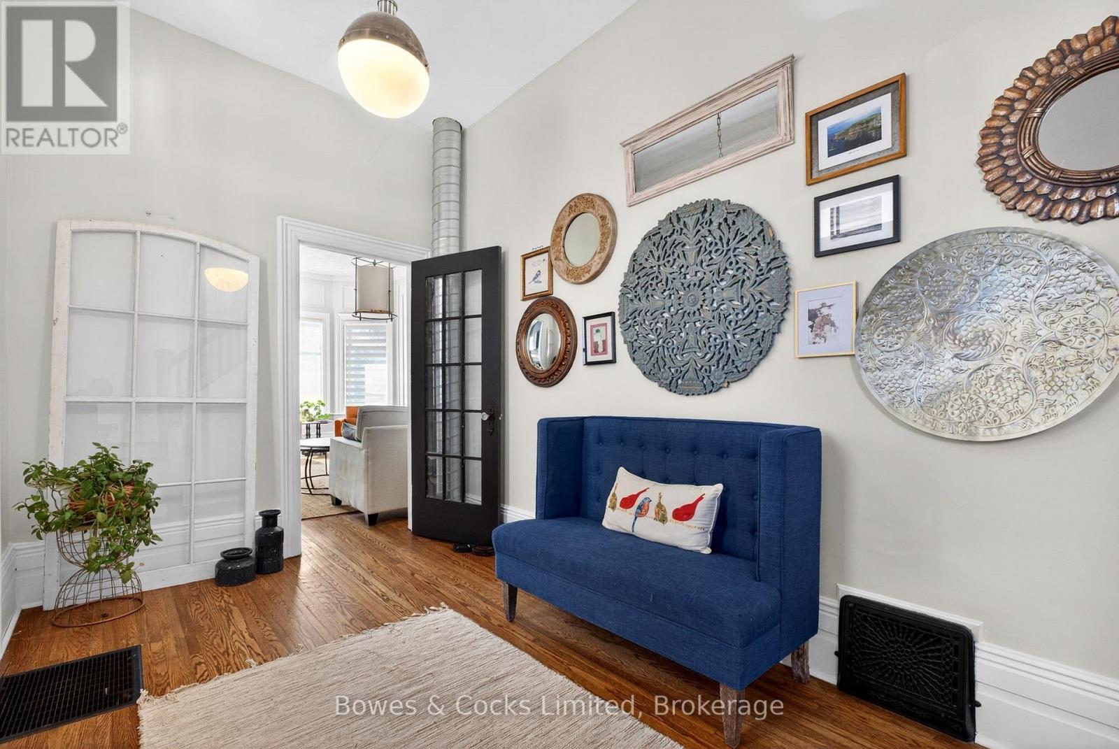 82 Queen Street, Selwyn, ON - Indoor