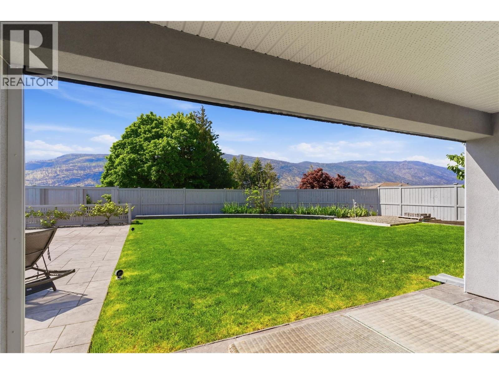 Fully fenced, private property - 2090 Bennett Road, Kelowna, BC - Outdoor