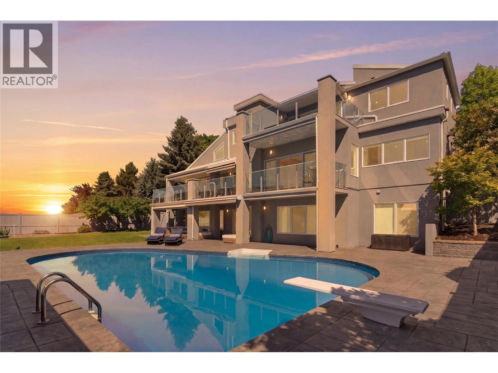 2090 Bennett Road, Kelowna, BC - Outdoor With In Ground Pool