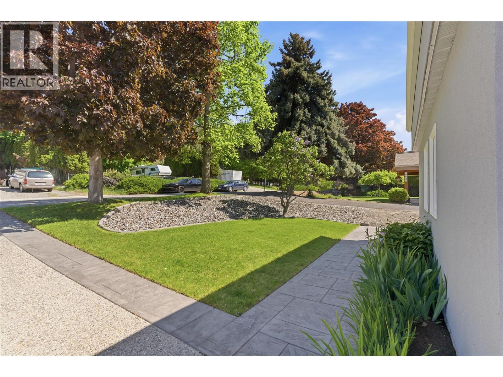 2090 Bennett Road, Kelowna, BC - Outdoor