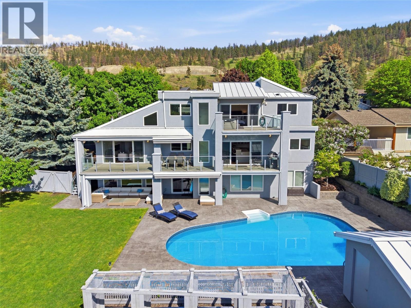 2090 Bennett Road, Kelowna, BC - Outdoor With In Ground Pool