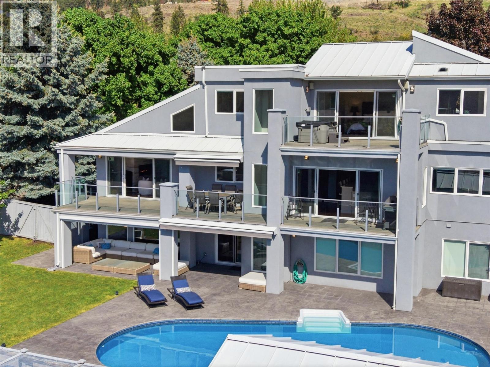 2090 Bennett Road, Kelowna, BC - Outdoor With In Ground Pool