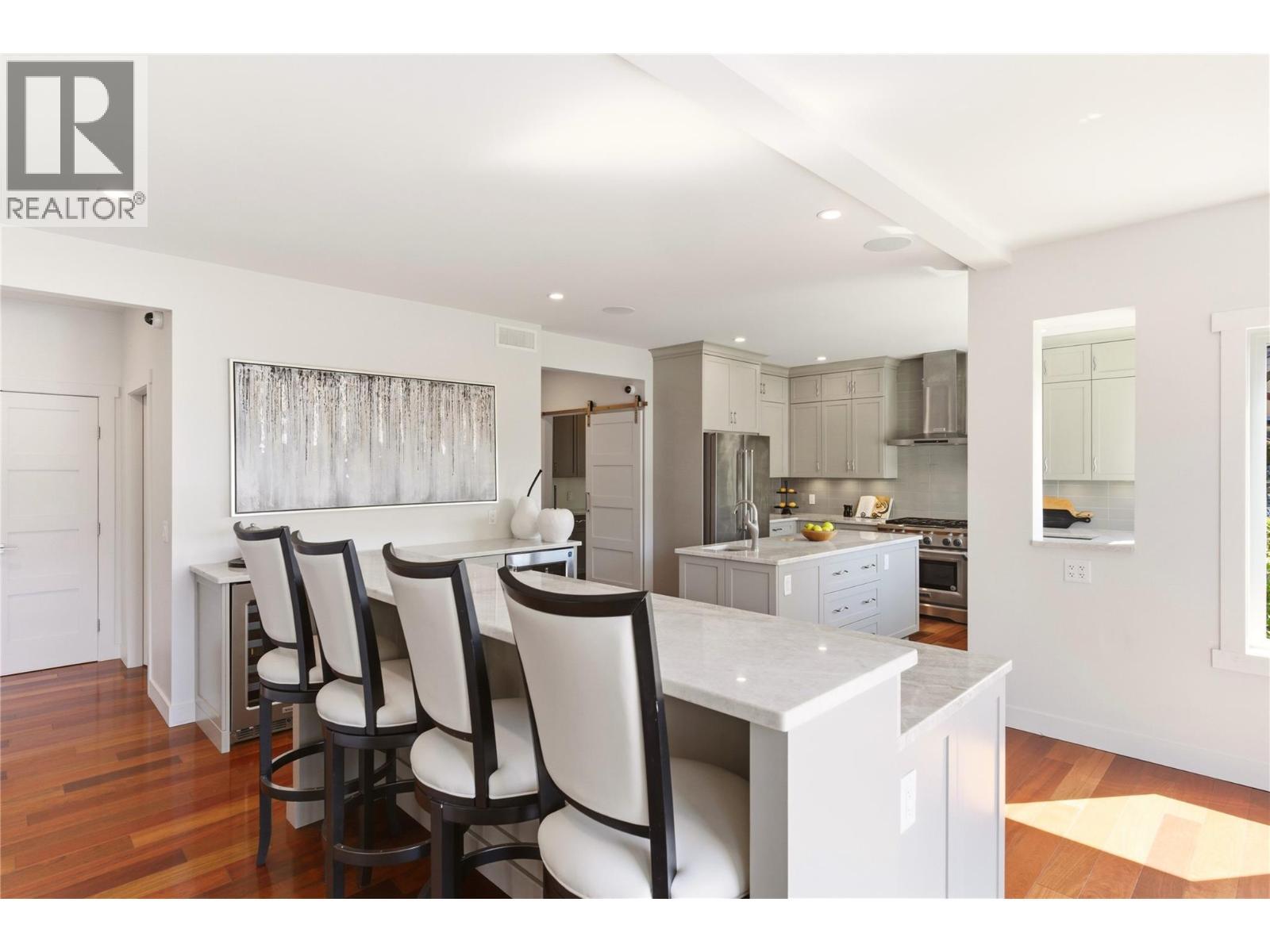 2090 Bennett Road, Kelowna, BC - Indoor