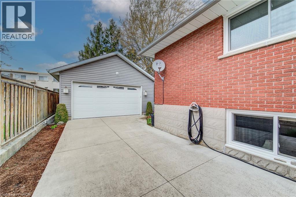 18 Queenston Crescent, Kitchener, ON - Outdoor With Exterior