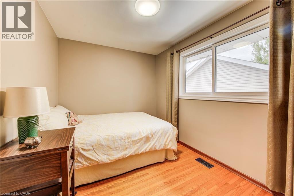 18 Queenston Crescent, Kitchener, ON - Indoor Photo Showing Bedroom