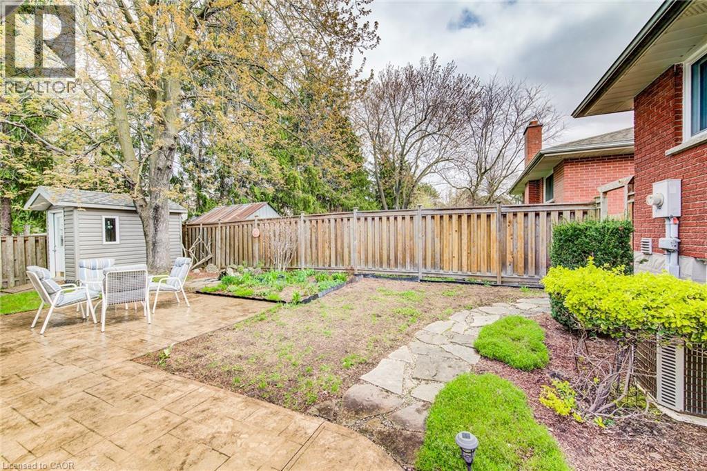 18 Queenston Crescent, Kitchener, ON - Outdoor