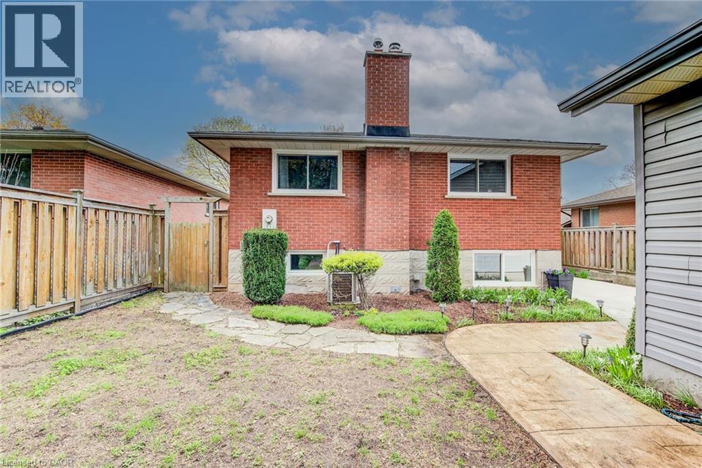 18 Queenston Crescent, Kitchener, ON - Outdoor With Exterior