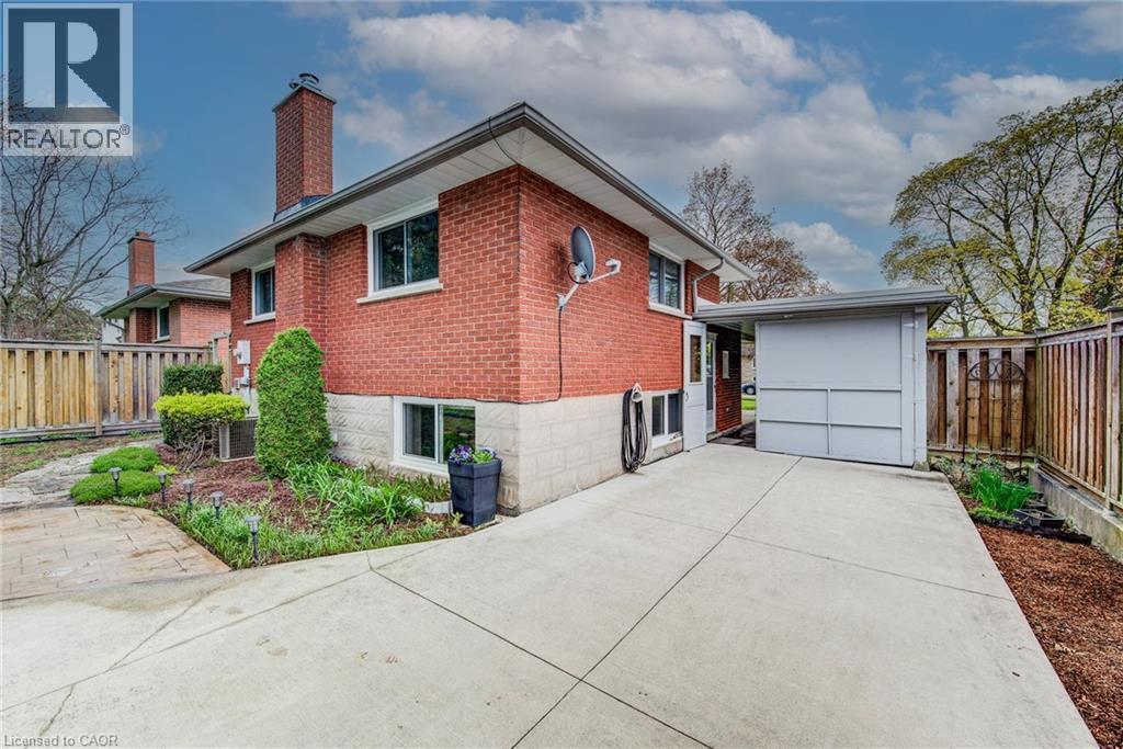 18 Queenston Crescent, Kitchener, ON - Outdoor With Exterior