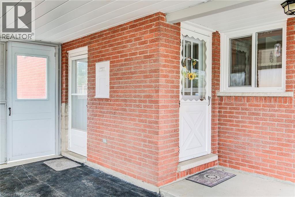 18 Queenston Crescent, Kitchener, ON - Outdoor With Exterior