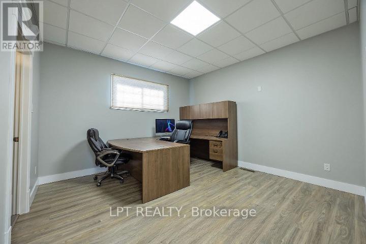 Back office/flex room - 215 Wellington Street, London East (East K), ON