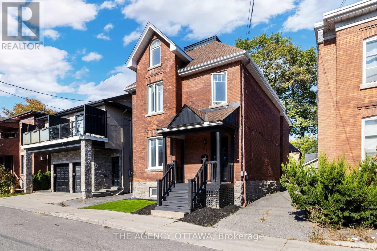 East Side of 57 Lees Avenue - 57 Lees Avenue, Ottawa, ON - Outdoor With Facade